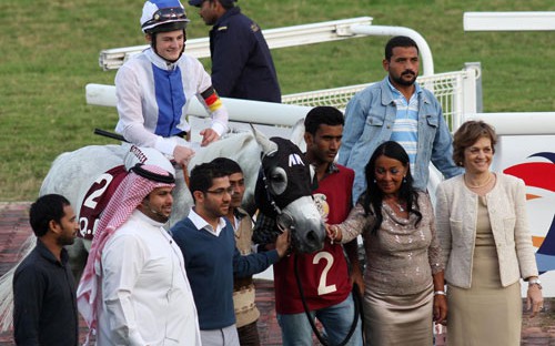 Dennis Schiergen auf Bin Amer bei der Siegerehrung in Doha